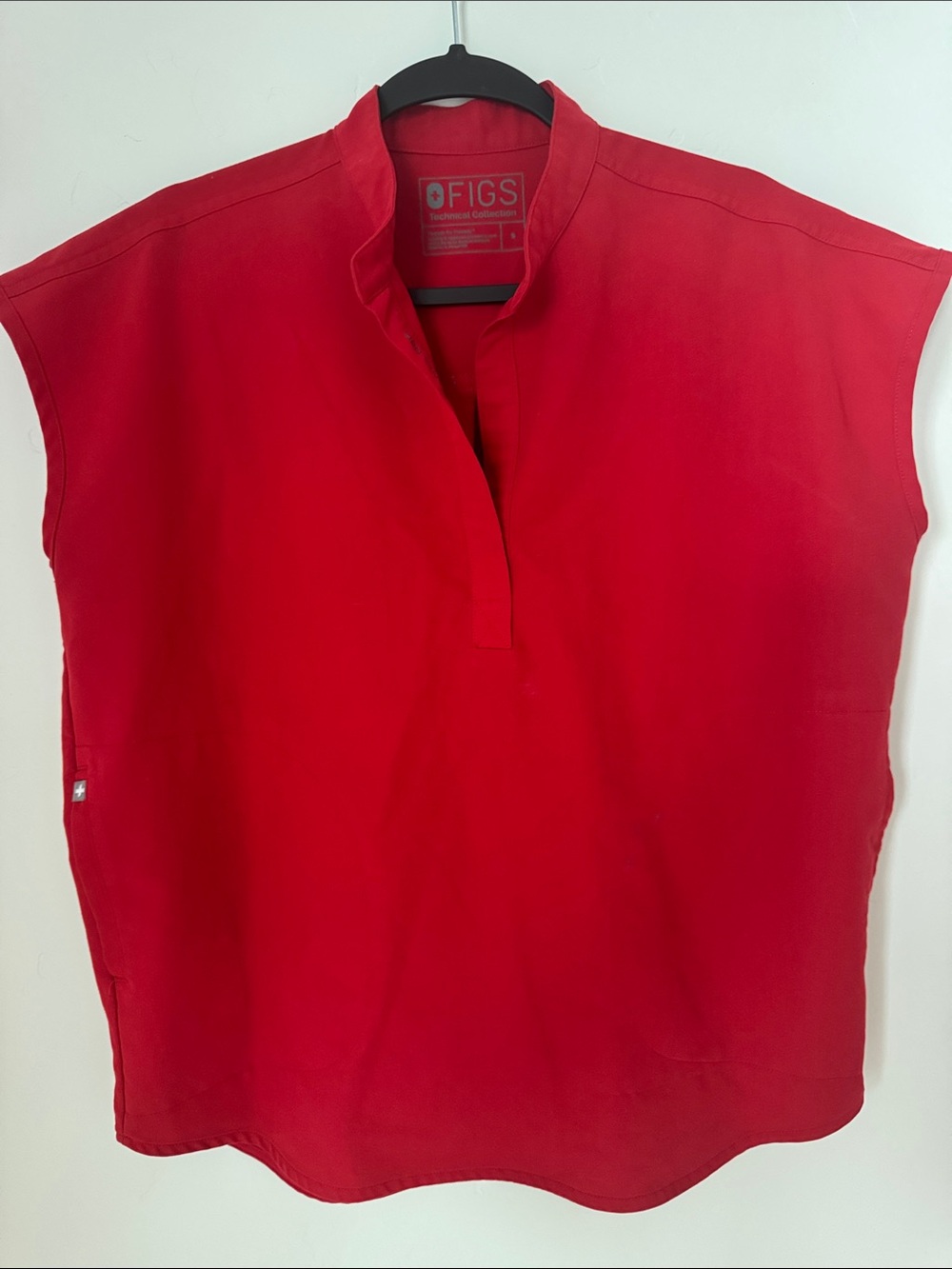FIGS Technical Collection Rafaela Oversized Scrub Top Pop Red Cap WXXSW1003 S